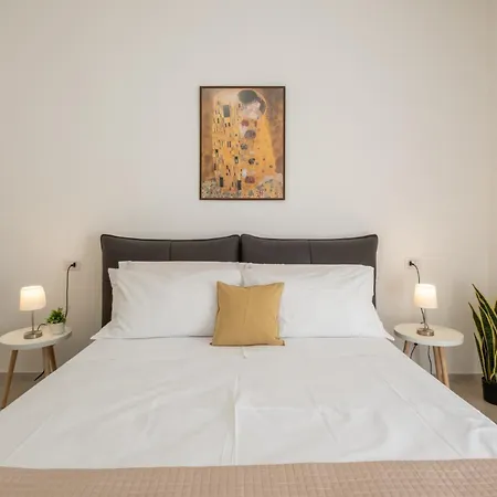 Eden Living - Rooftop & Poetto 3 Min *